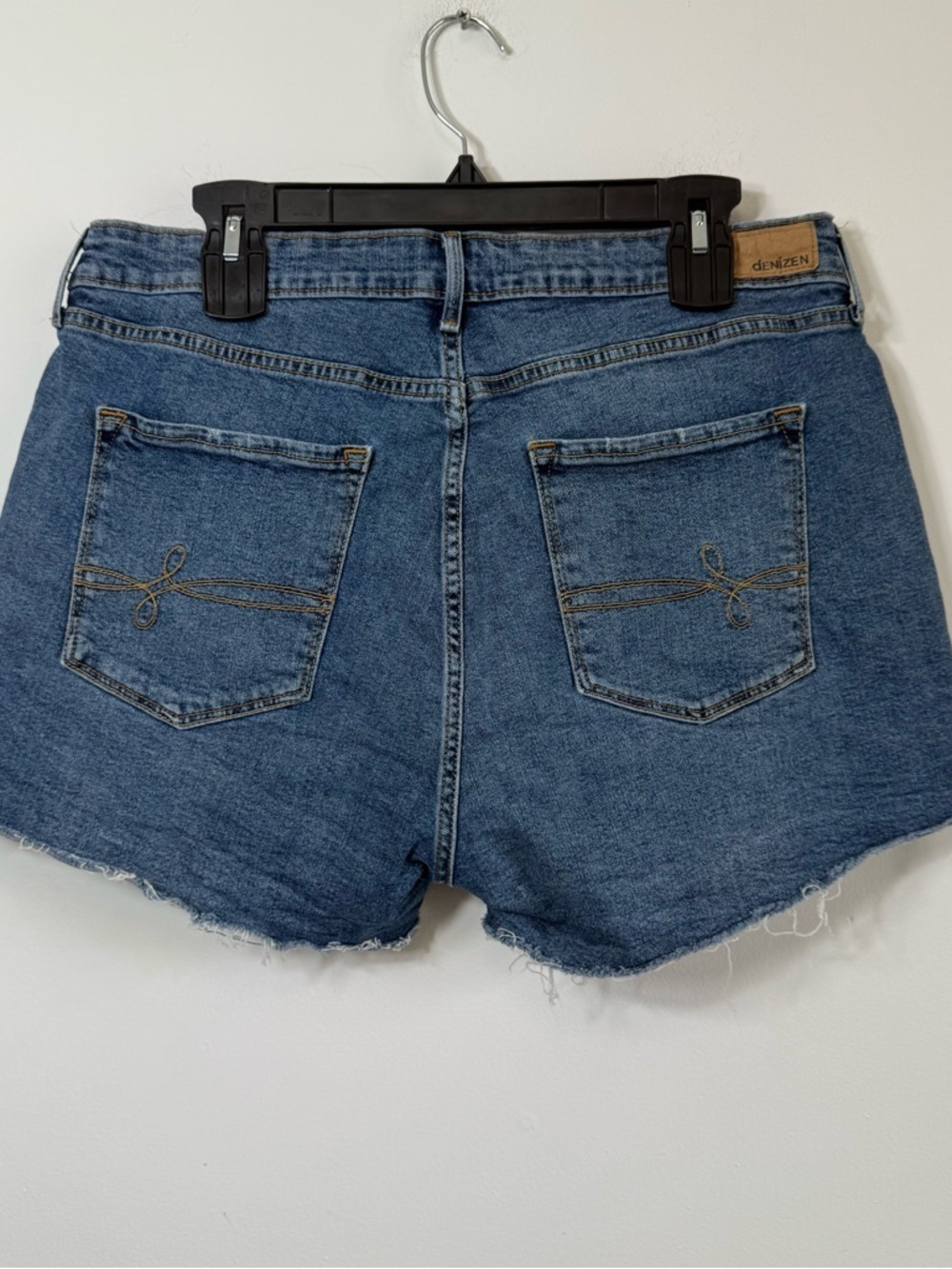 Denizen from Levi's Distressed Denim Cut Off Shorts | Size 16 | Mid Wash - Picture 5 of 6
